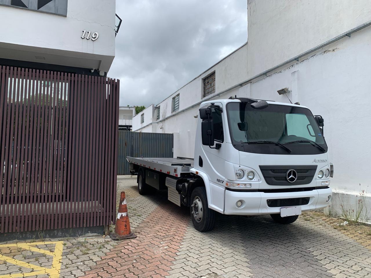 Mercedes Bens 1017 Automático - Vista Frontal